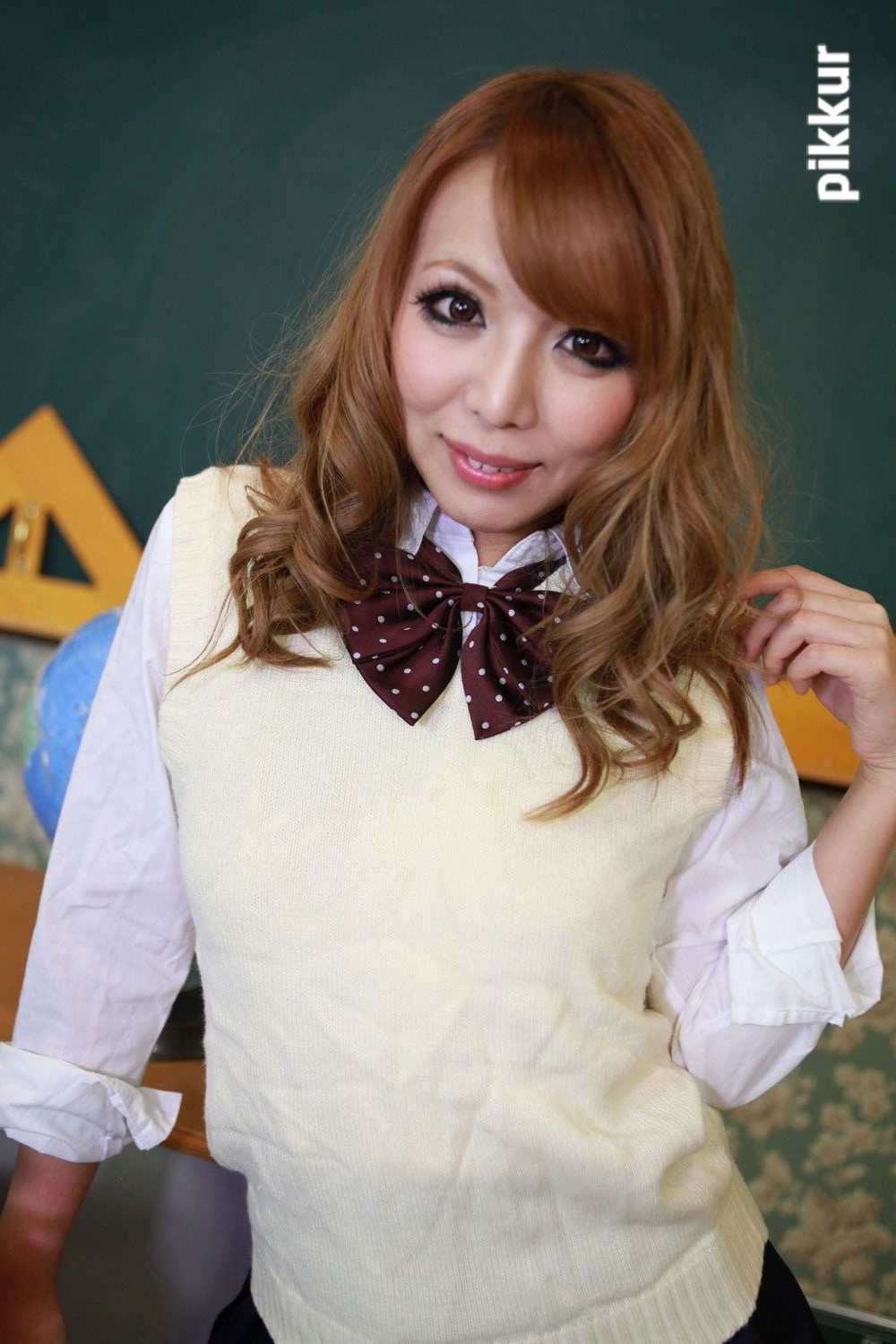 Bare Girl Creampie Part 2 (Pikkur-02989) sample image 4