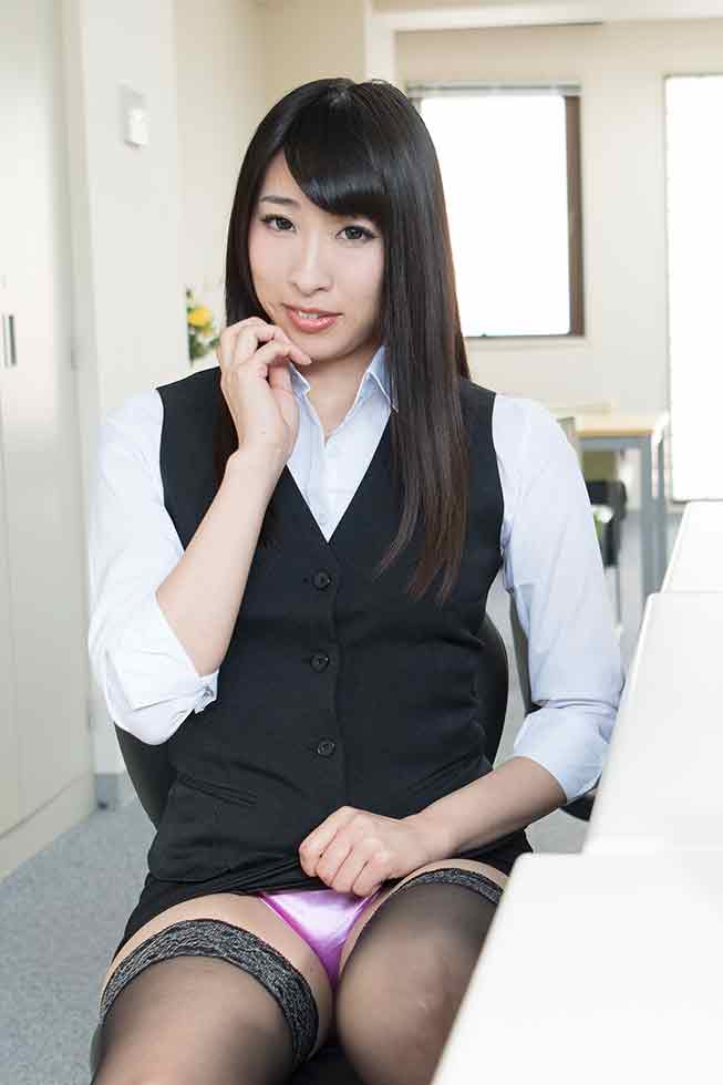 Naughty Prank -Giving Blowjob to Man at Office- - Kokone Shirose