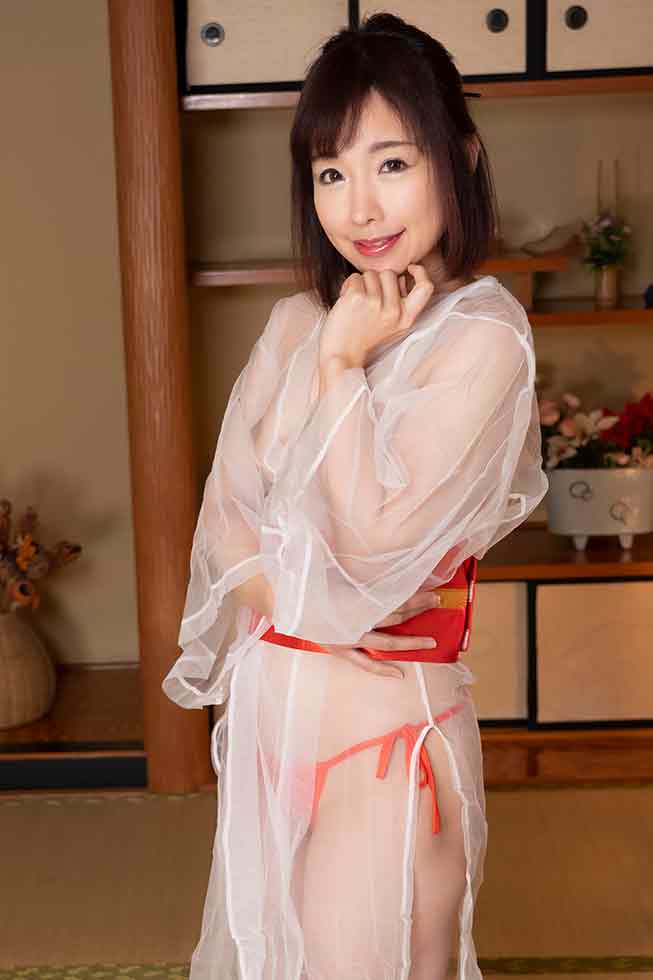 Luxury Adult Healing Spa: Chisato Takayama