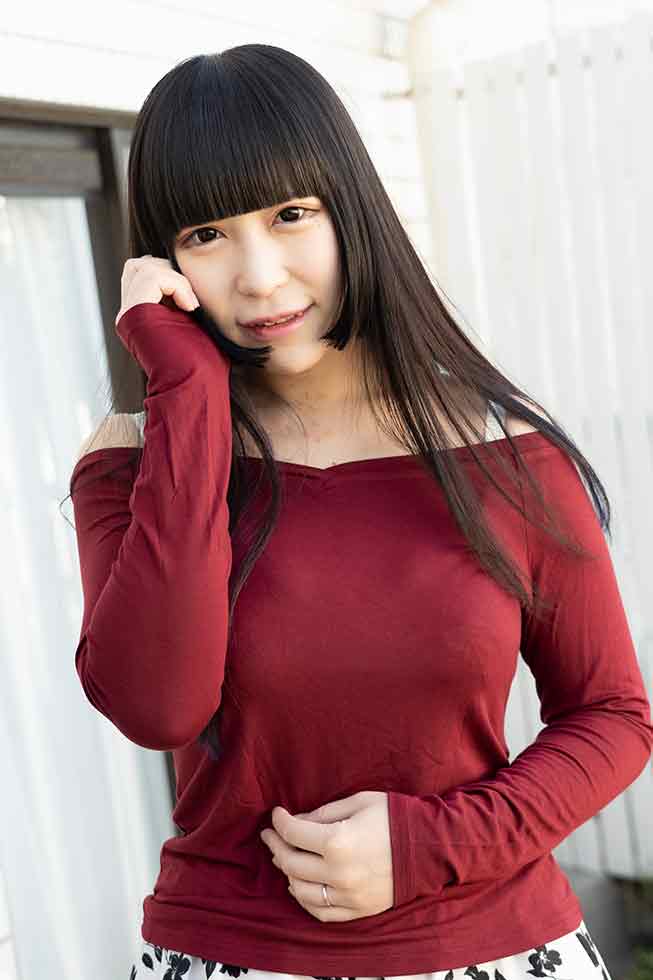 Seducing by Flashing Pussy: Ayano Shiraishi