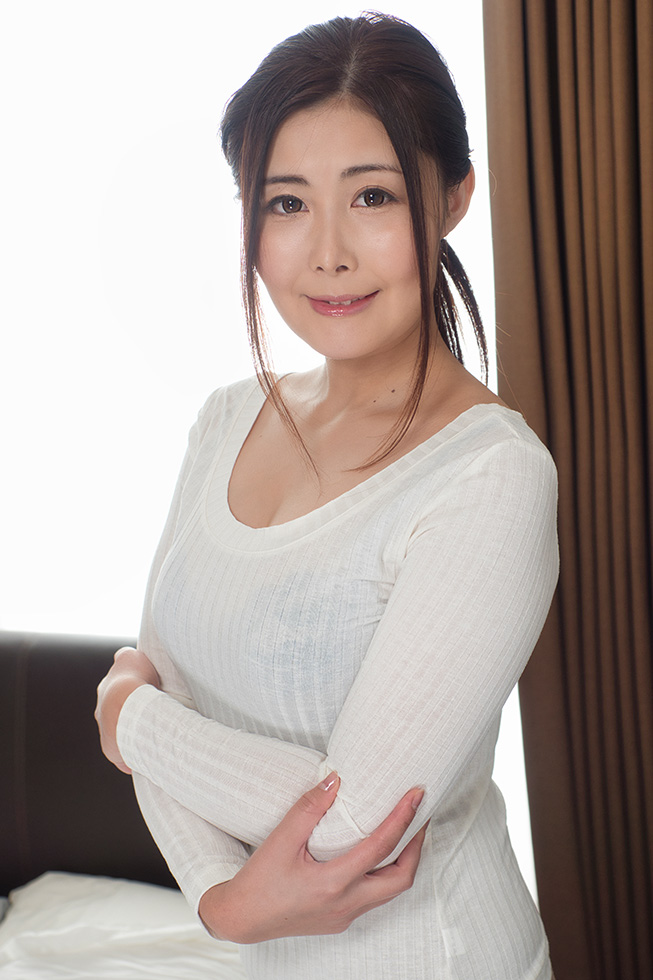 Braless Neighbor In The Morning: Mirei Imada